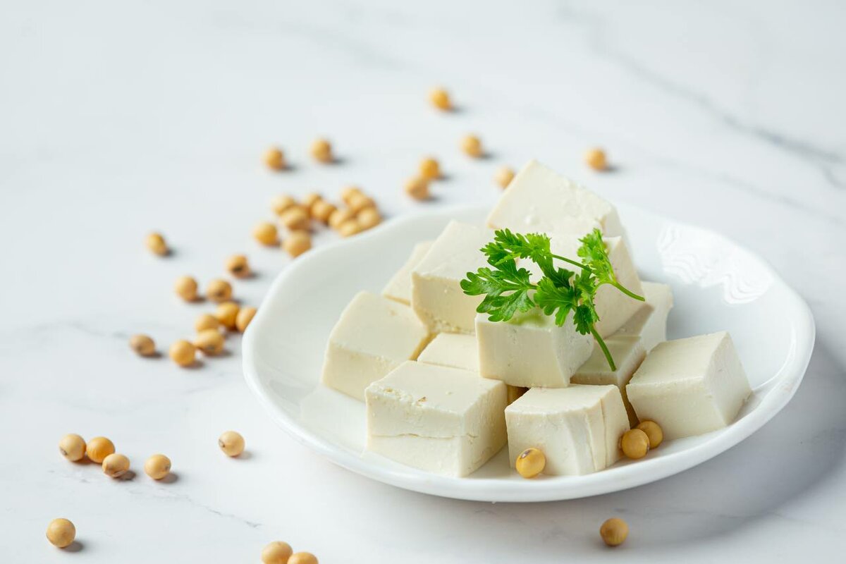 Сыр домашний: бжу (содержание белков, жиров, углеводов), калорийность, питательная ценность и польза