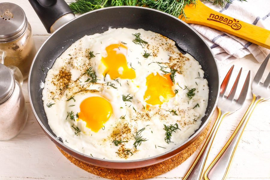 Как сделать идеальную яичницу — пошаговый рецепт приготовления