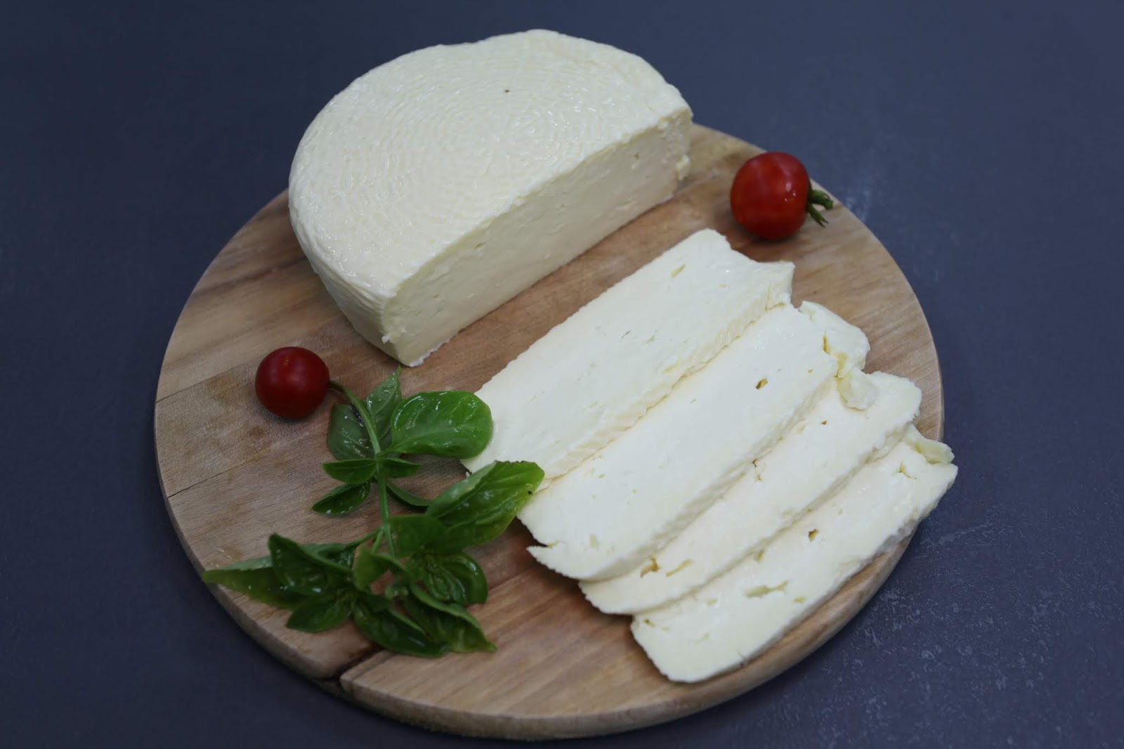 Калорийность сыра «сулугуни» и питательная ценность. сыр сулугуни: польза и вред, калорийность сыр сулугуни сколько калорий в 100 гр