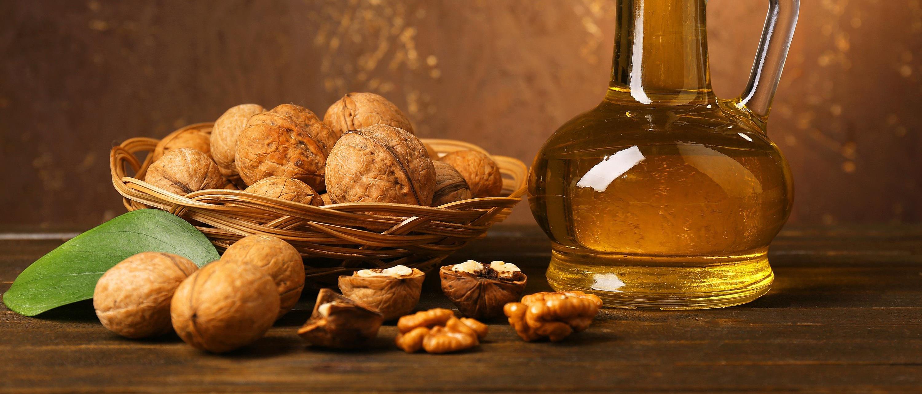 Масло грецкого ореха: полезные свойства и применение
