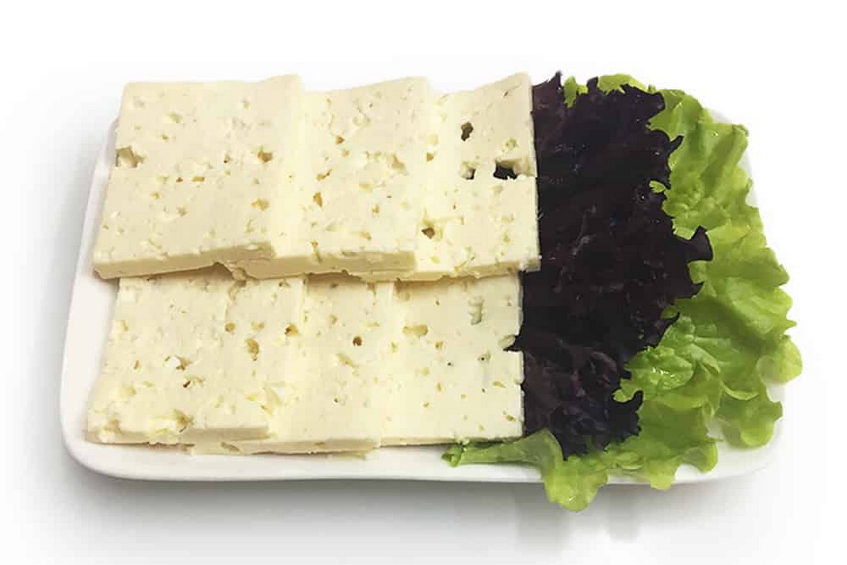 Адыгейский сыр: польза и вред, калорийность, жирность, как хранить
