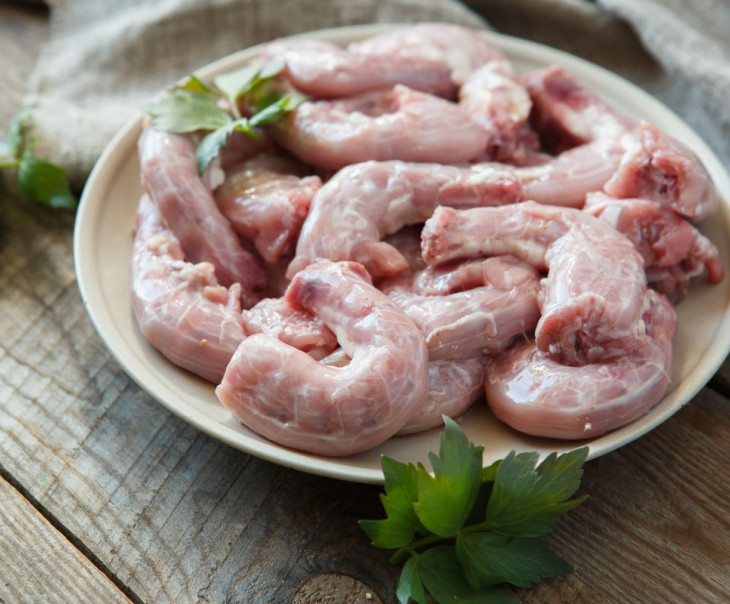 Куриные печень и сердечки: калорийность, бжу, польза и вред, рецепты приготовления