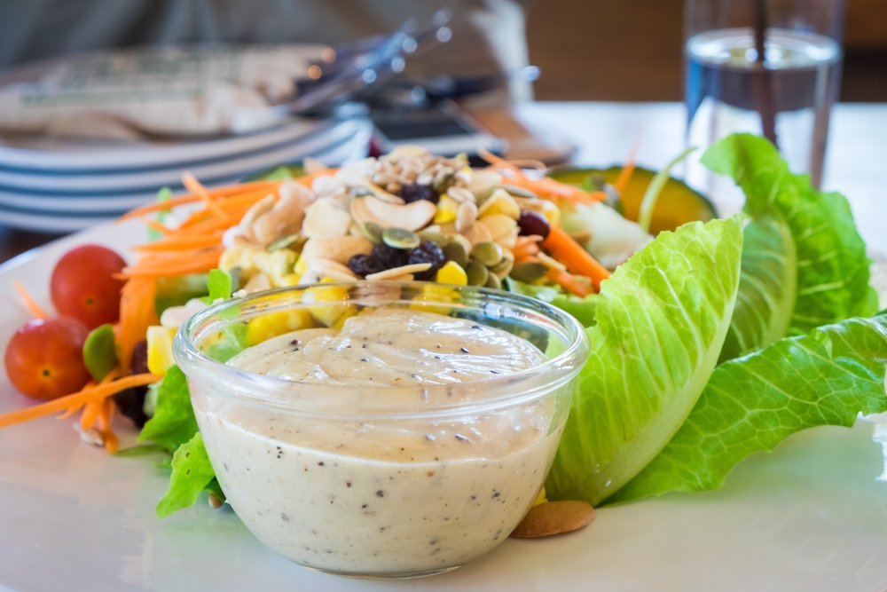 Диетический салат цезарь: как сделать соус и и чем заменить мясо в рецепте, фото готового блюда | диеты и рецепты