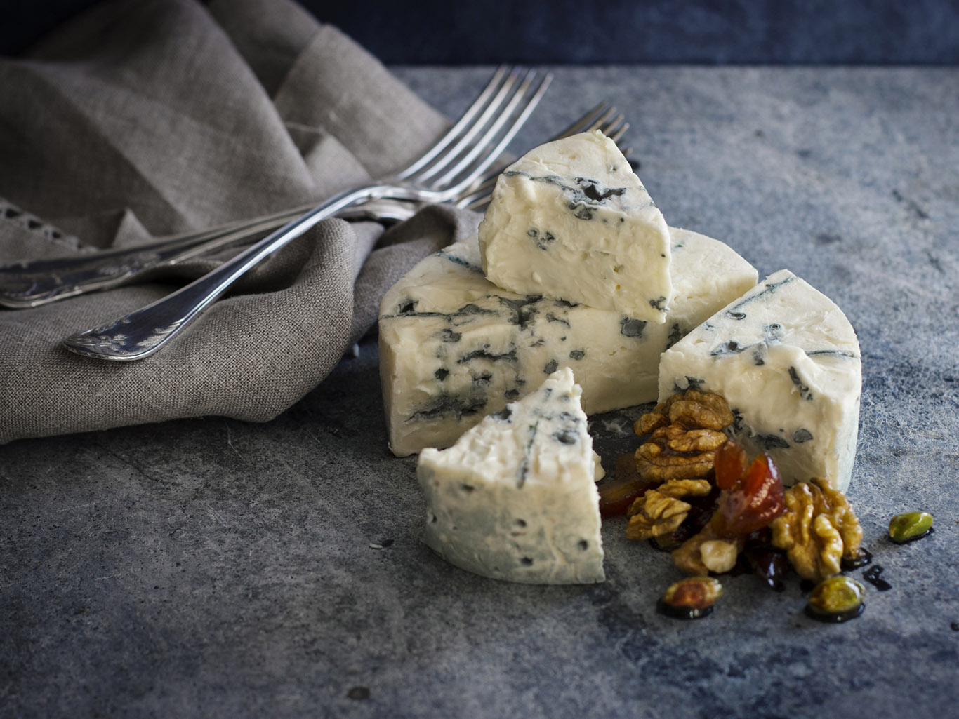 Сыр: польза и вред для организма, калорийность и состав