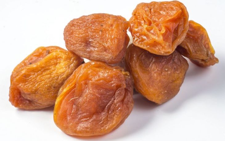 Сушёные абрикосы: польза и вред для организма человека, химический состав и калорийность