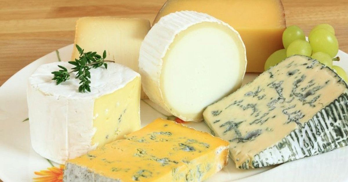 Рейтинг самого вкусного сыра с белой и голубой плесенью 2021 года
