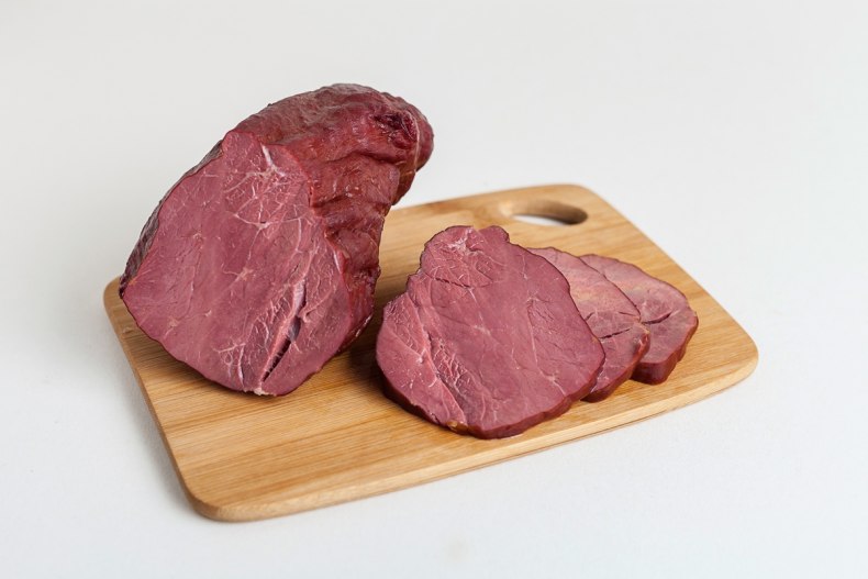 Калорийность говядины и блюд из нее: бжу на 100 грамм, польза и вред для похудения