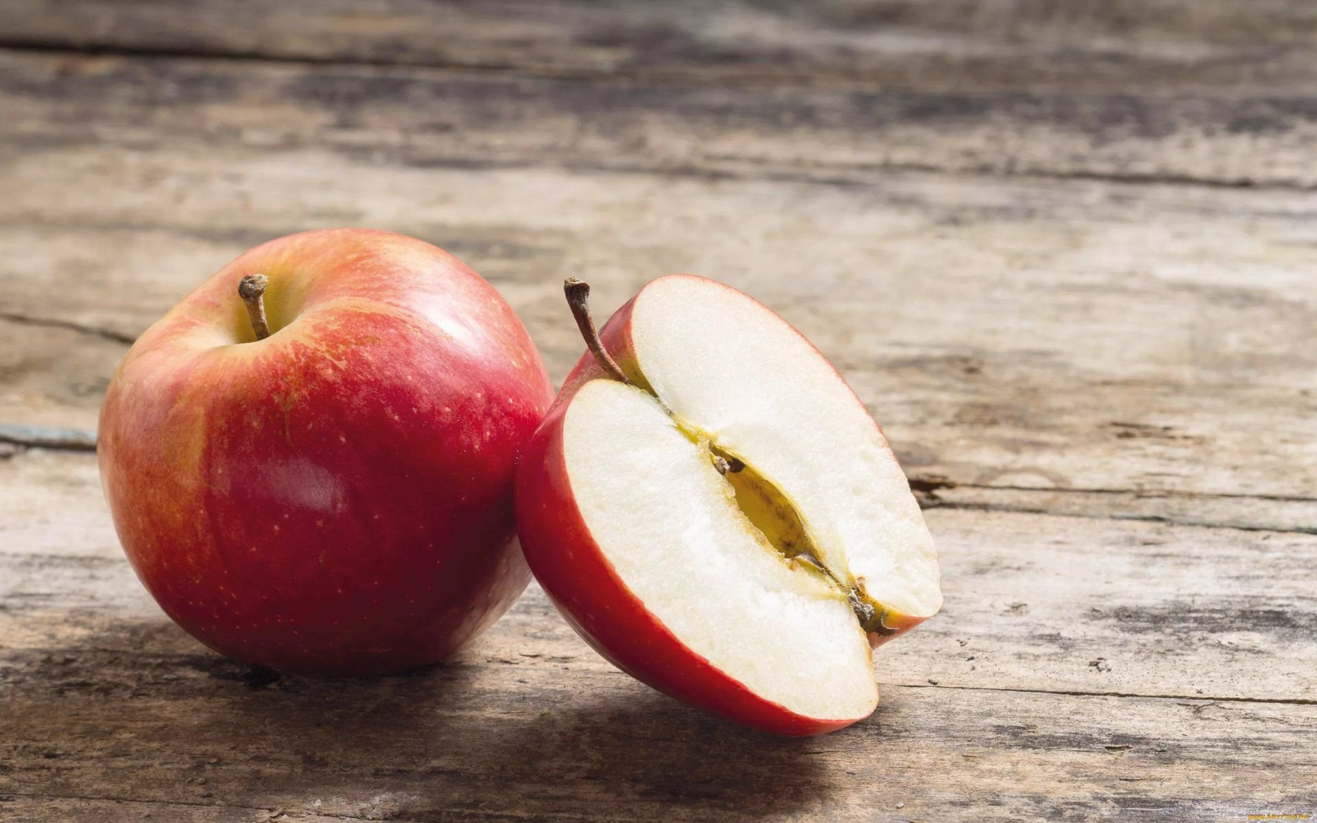Сушеные яблоки — польза и вред для здоровья