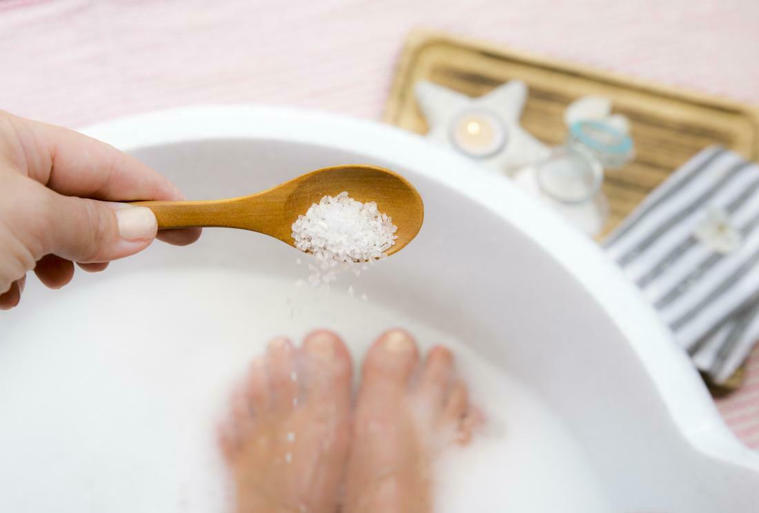 Как приготовить соль для ванны в домашних условиях