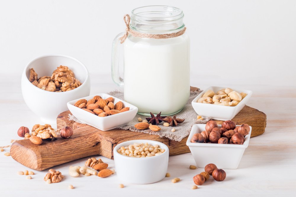 15 видов растительного молока из семян и орехов. рецепты с видео.