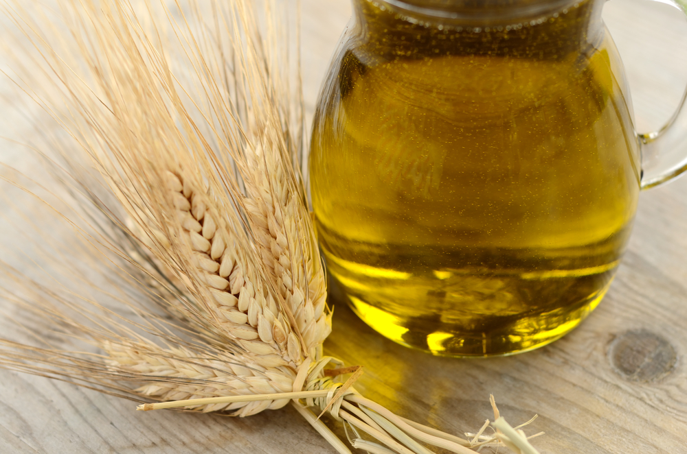 Масло зародышей пшеницы: его свойства и применение от растяжек при беременности, как использовать для ногтей и тела, польза и вред для мужчин и женщин