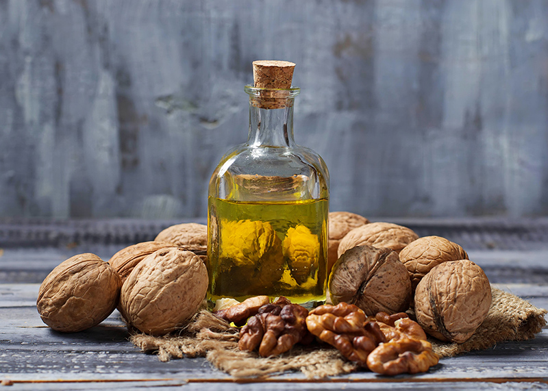 Масло грецкого ореха: польза и вред и другие полезные статьи от масляного короля