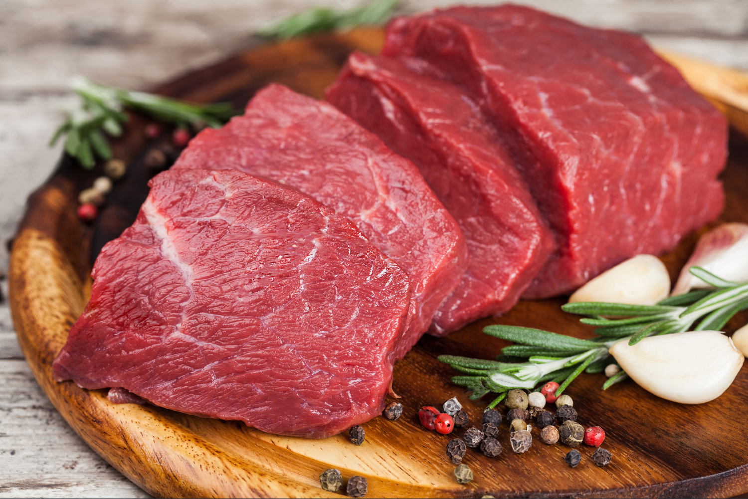 Калорийность говядины и блюд из нее: бжу на 100 грамм, польза и вред для похудения