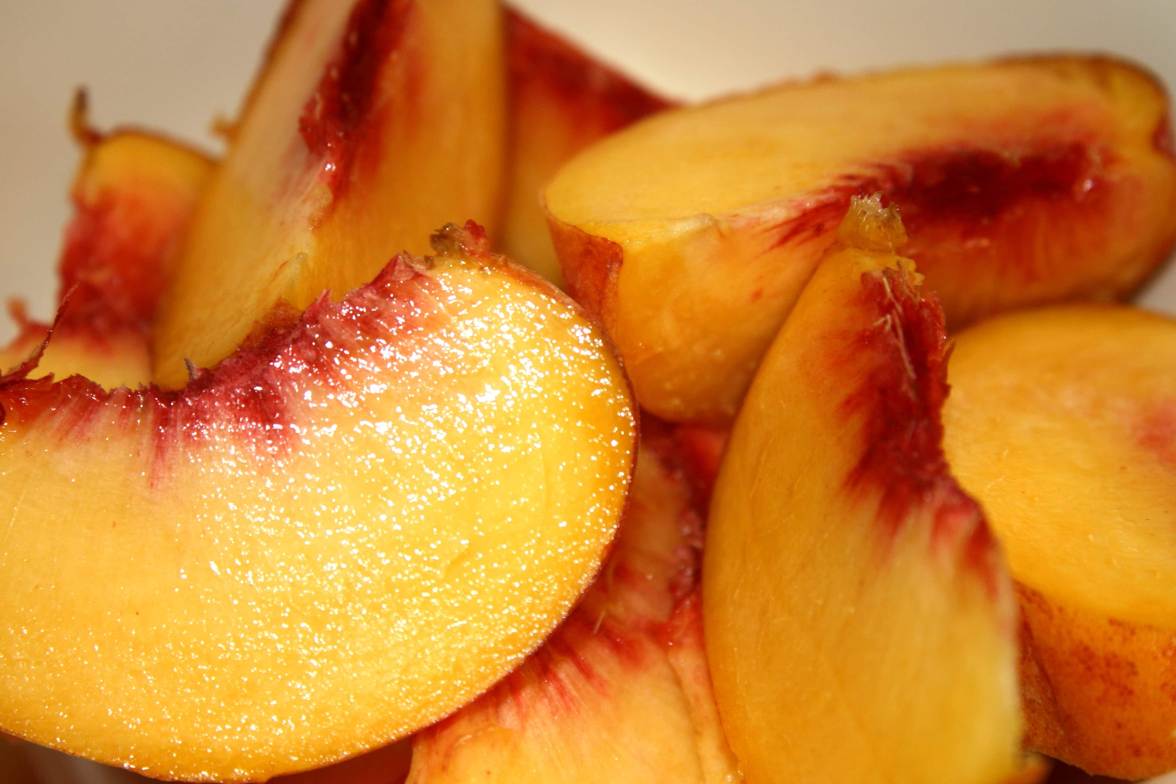 Абрикос и персик – что это и отличия