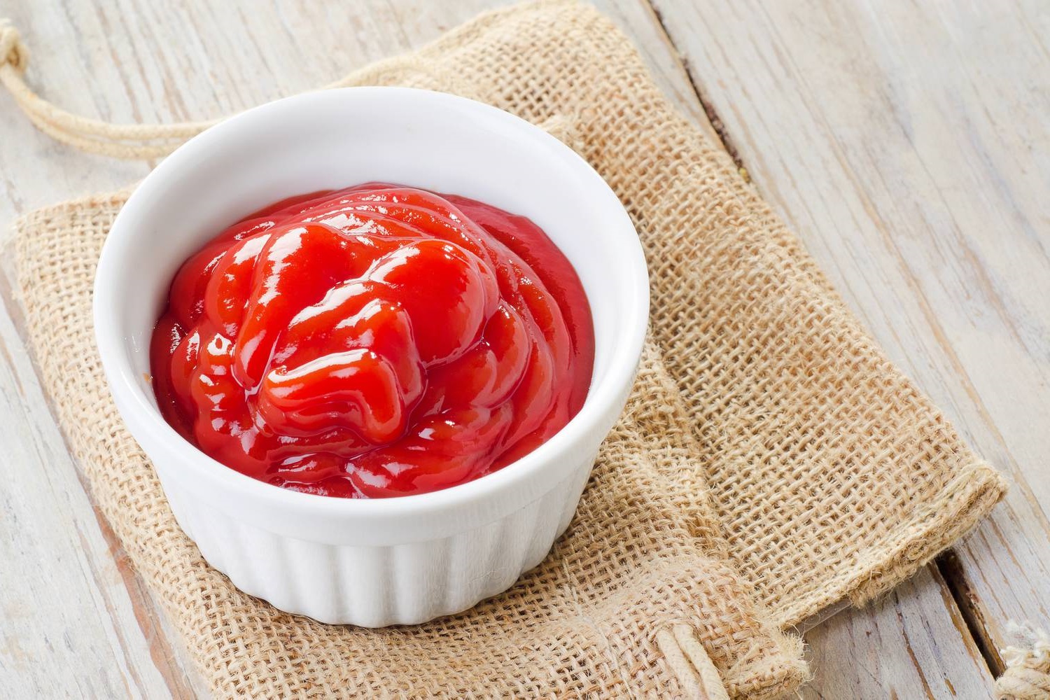 Томатный кетчуп: калорийность на 100 грамм, польза, вред, витамины, минералы – хорошие привычки