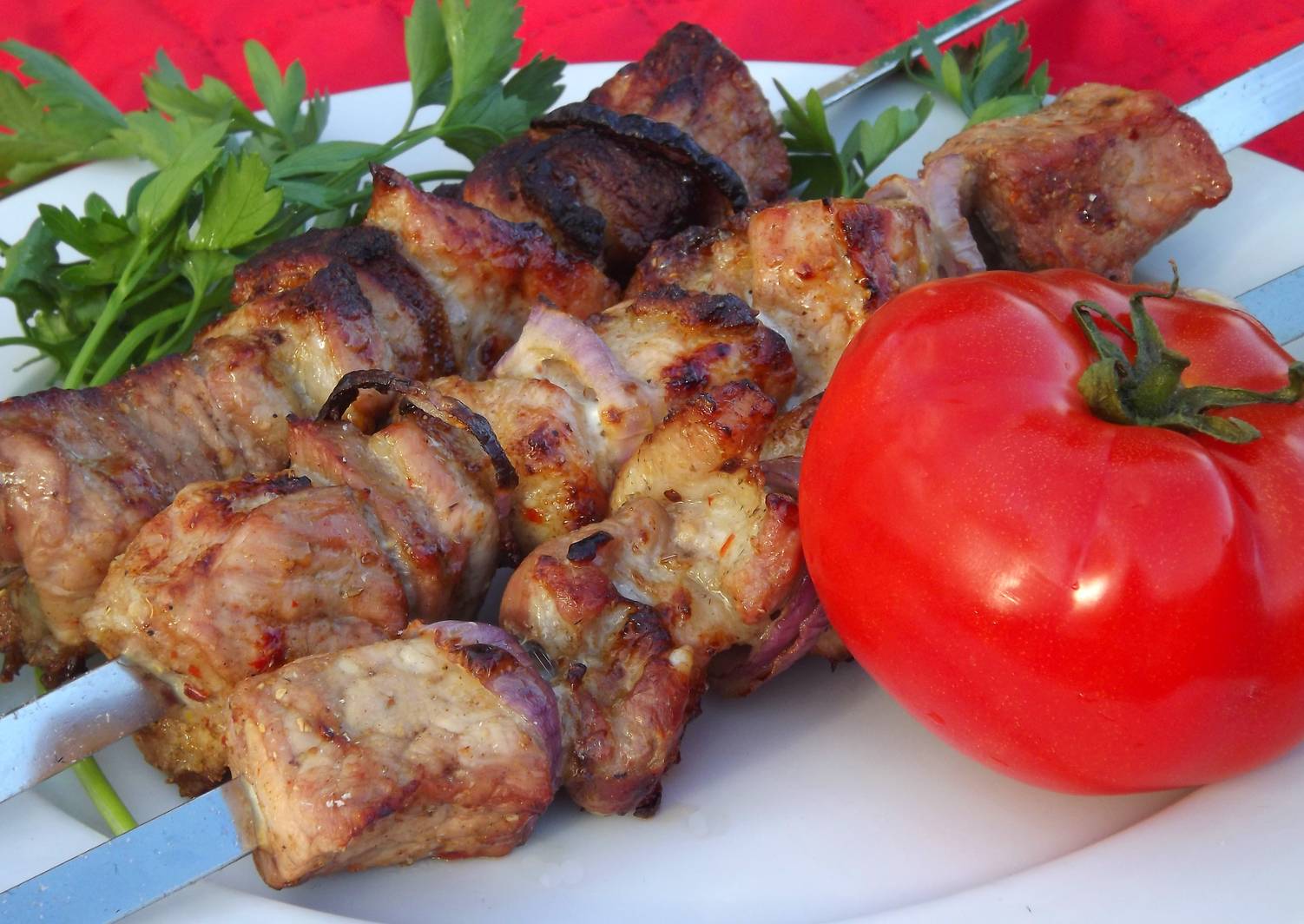 Шашлык из свинины: топ-8 самых вкусных маринадов для шашлыка из свинины, чтобы мясо было мягким и сочным
