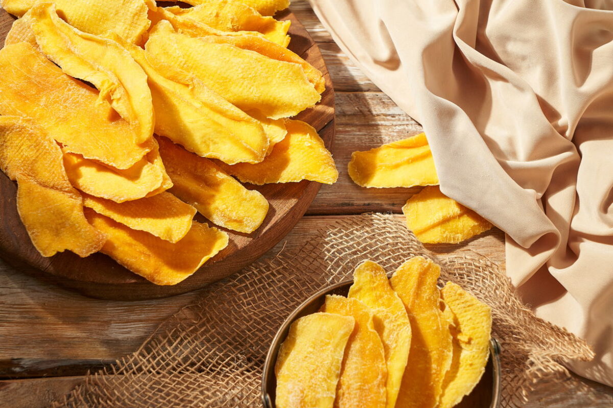 Сушеное манго: калорийность, польза и вред для организма, витамины и минералы полезные для здоровья