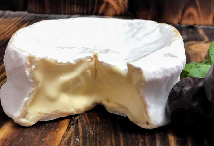 Сыр камамбер полезные свойства. сыр «камамбер»: история возникновения, польза и вред, особенности приготовления и употребления