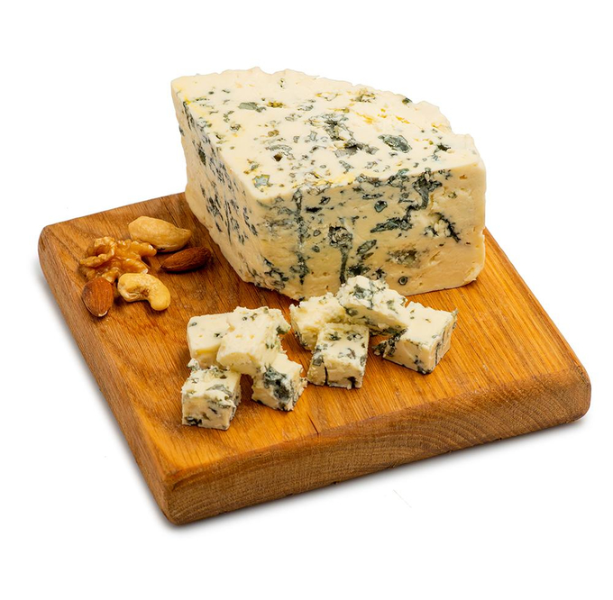 Сыр с плесенью: польза и вред, названия, фото, с чем едят, отзывы