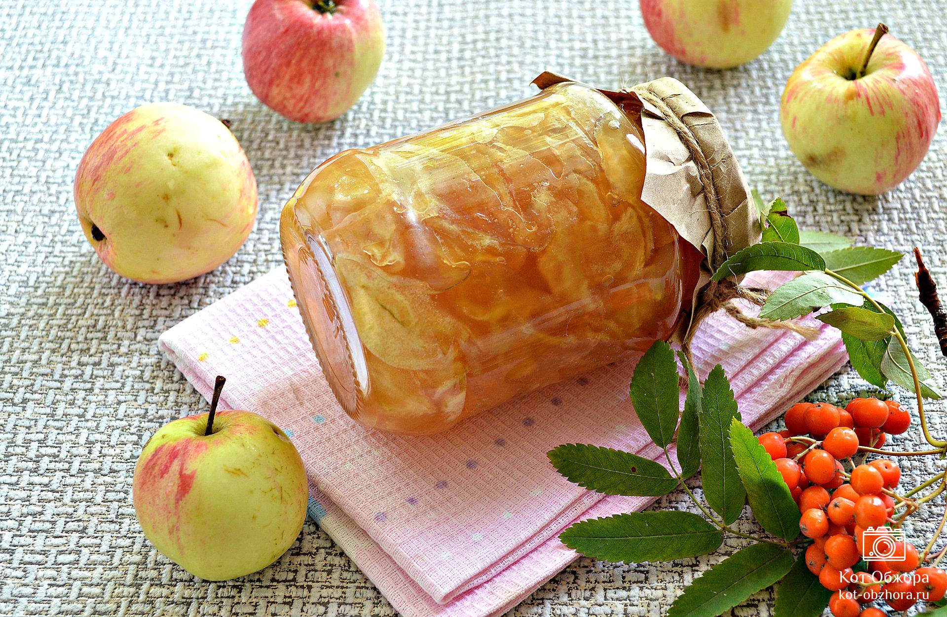 Яблочное пюре: полезные свойства и противопоказания