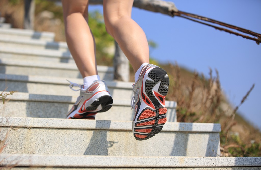 Ходьба по лестнице для похудения по ступенькам: чем полезна, расход калорий