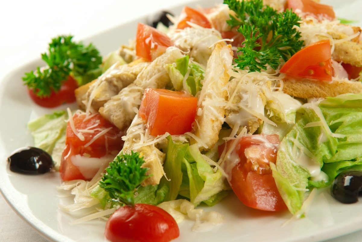 Салат цезарь с курицей — классические простые рецепты в домашних условиях