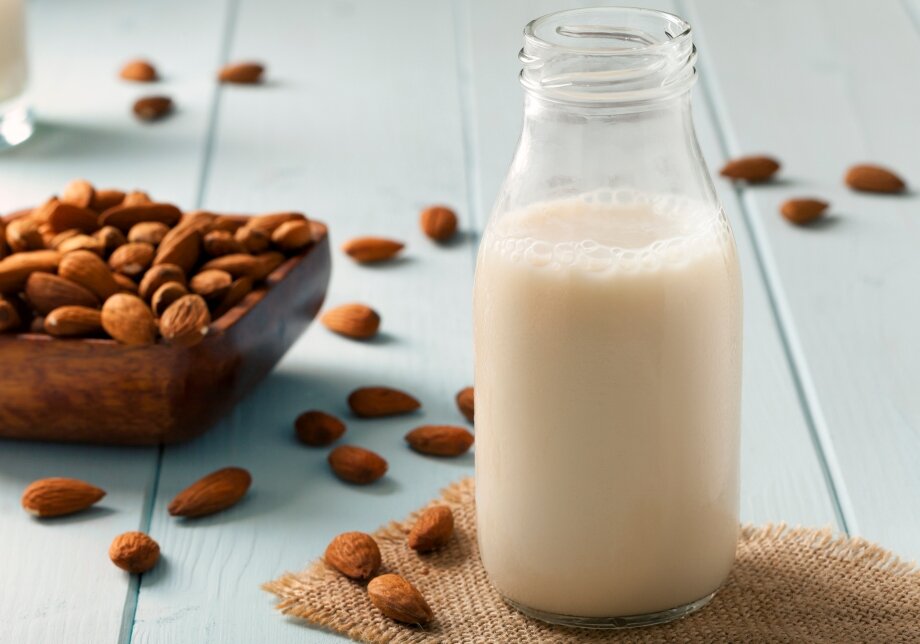 10 причин, почему стоит перейти на ореховое «молоко» - все о еде и ее приготовлении
