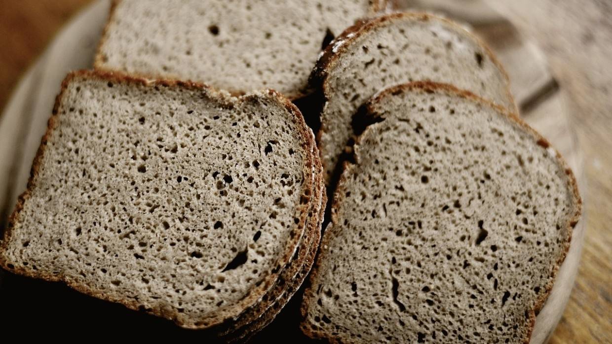 Хлеб: польза и вред для организма человека. стоит ли есть мучное?