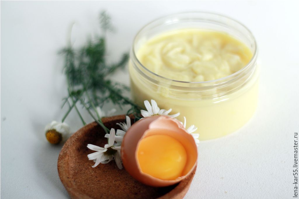 Яичный желток: калорийность, польза и вред