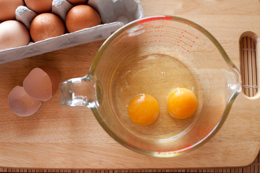 Яйцо куриное (желток) - калорийность, полезные свойства, польза и вред, описание